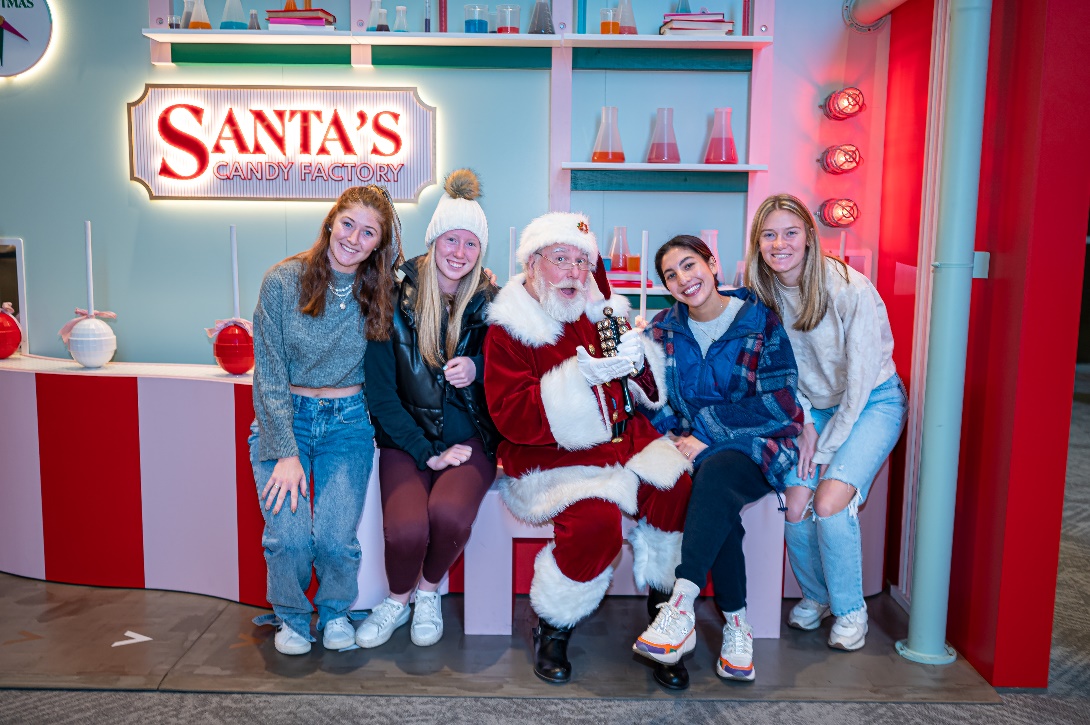 Holidays at The SoNo Collection: Pictures with Santa Every Friday 